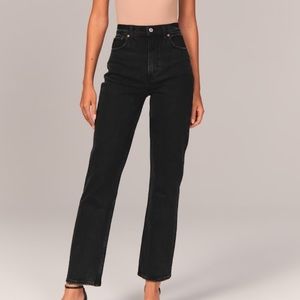 A&F Curve Love Ultra High Rise 90s Straight Jean